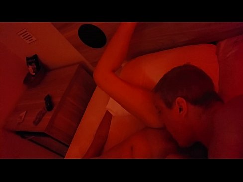 ❤️ Dinilaan ang aking basang puke. ☑ Sex video sa amin ☑