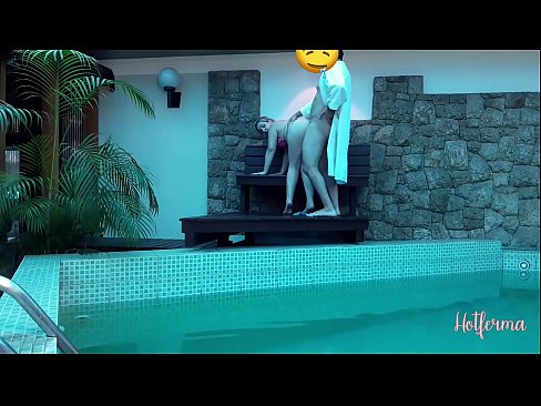 ❤️ Inaanyayahan ni Boss ang kasambahay sa pool, ngunit hindi napigilan ang init ☑ Sex video sa amin ☑
