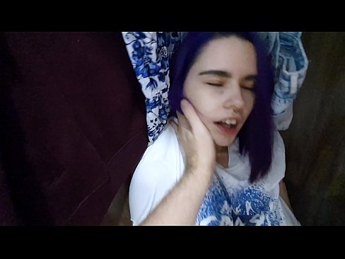 ❤️ Natagpuan ang aking kapatid na babae sa aparador at tinulungan ang kanyang cum ☑ Sex video sa amin ☑